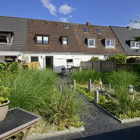 Feriehus Fewo1846 - Ostseeflair Komfortables Reihenhaus Mit Zwei Schlafzimmern, Garten Und Terrasse